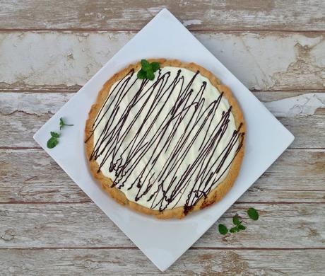 Tarta fácil de crema pastelera y nata
