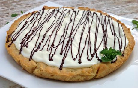 Tarta fácil de crema pastelera y nata