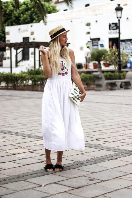 WHITE EMBROIDERY DRESS