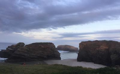 PLAYA DE LAS CATEDRALES Y “VIGILANTES DE LA PLAYA”Moisés ...