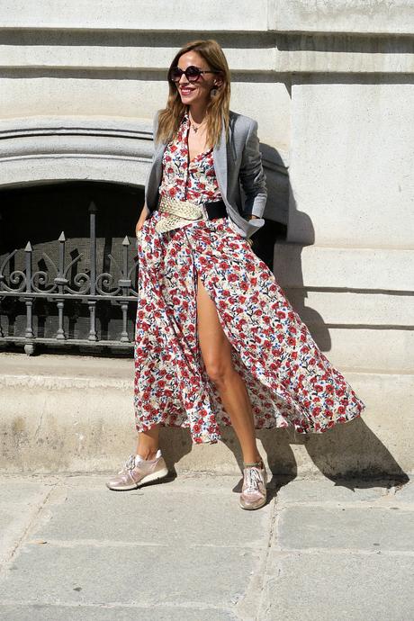 vestido largo de flores y blazer vichy