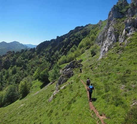 Los secretos de Peña Mea (Senda L'Gatu, Cobayos Pedromoro) Los secretos de Peña Mea (Senda L'Gatu, Cobayos Pedromoro)