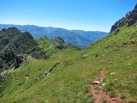 Los secretos de Peña Mea (Senda L'Gatu, Cobayos Pedromoro) Los secretos de Peña Mea (Senda L'Gatu, Cobayos Pedromoro)