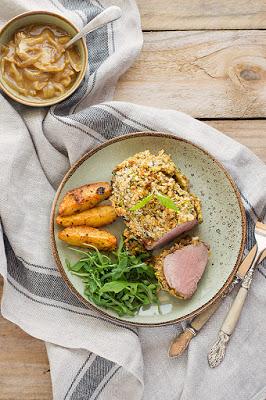 Solomillo con costra de parmesano y pistachos