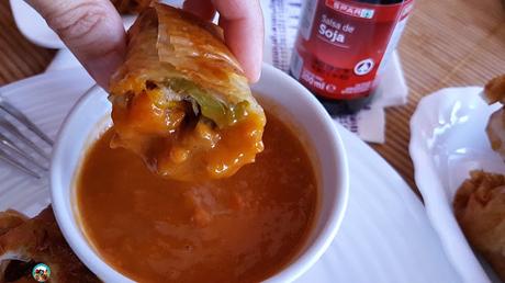 Rollitos de ternera con salsa de soja y papaya Rollitos de ternera con salsa de soja y papaya