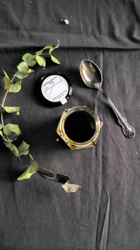 Natillas al Pedro Ximenez con encaje de jengibre