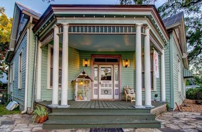 Accesos en Estilo Rustico