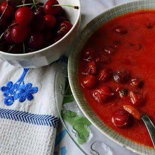 Sopa de cerezas ácidas