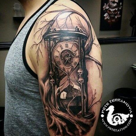 20 ideas de Tatuajes originales de Reloj de Arena 20 ideas de Tatuajes originales de Reloj de Arena