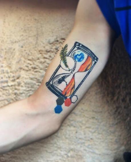 20 ideas de Tatuajes originales de Reloj de Arena 20 ideas de Tatuajes originales de Reloj de Arena