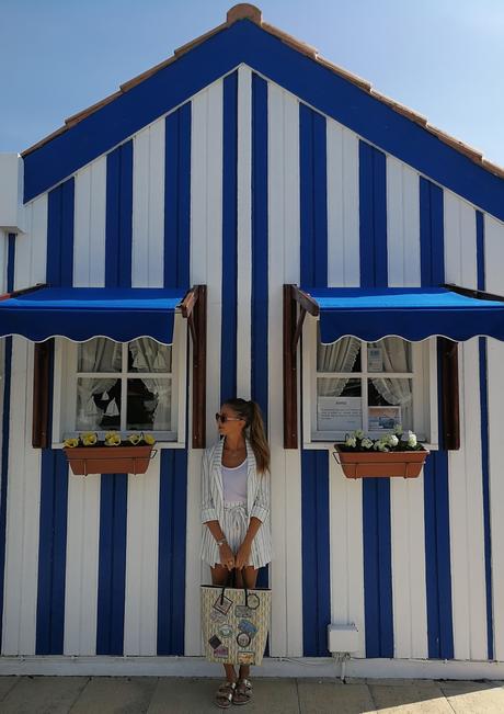 La raya diplomática también es para el verano.