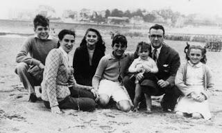 La familia del Che Guevara, allá en la Argentina, antes de la separación del matrimonio.