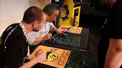 Para quien se perdió el momentazo: Toru Iwatani, el padre de 'Pac-Man', ¡socio honorífico de Arcade Vintage!