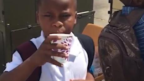 Sorprendente: La máquina israelí que convierte el aire en agua potable