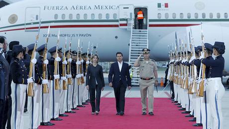 Cómo los #mexicanos pagan los #viajes del presidente Peña Nieto al extranjero / #Vuelos #Avion #Mexico