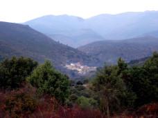 Paisajes con pueblo de la Sierra Norte de Guadalajara