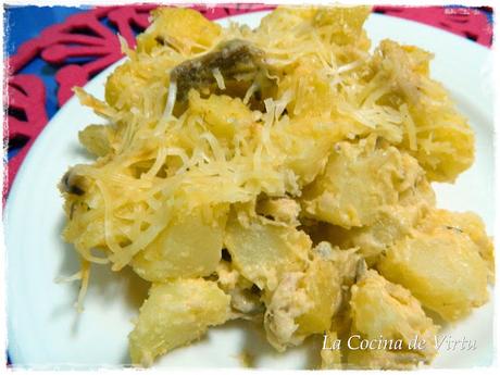 Patatas con queso y atún