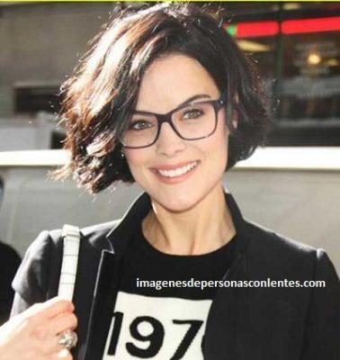 cortes de pelo para mujeres con lentes corto