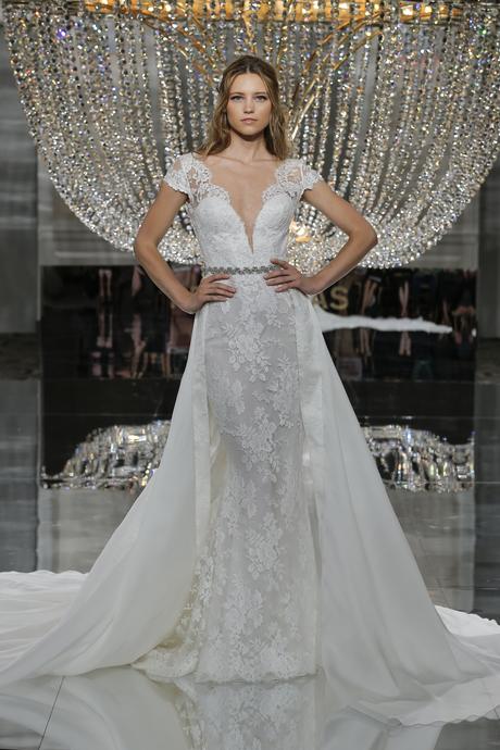 Pronovias presenta las propuestas de Atelier 2018 en la Bridal Week de Nueva York Pronovias presenta las propuestas de Atelier 2018 en la Bridal Week de Nueva York