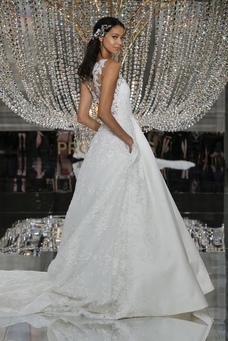 Pronovias presenta las propuestas de Atelier 2018 en la Bridal Week de Nueva York pronovias ria