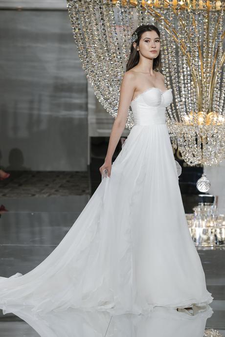 Pronovias presenta las propuestas de Atelier 2018 en la Bridal Week de Nueva York pronovias relisa
