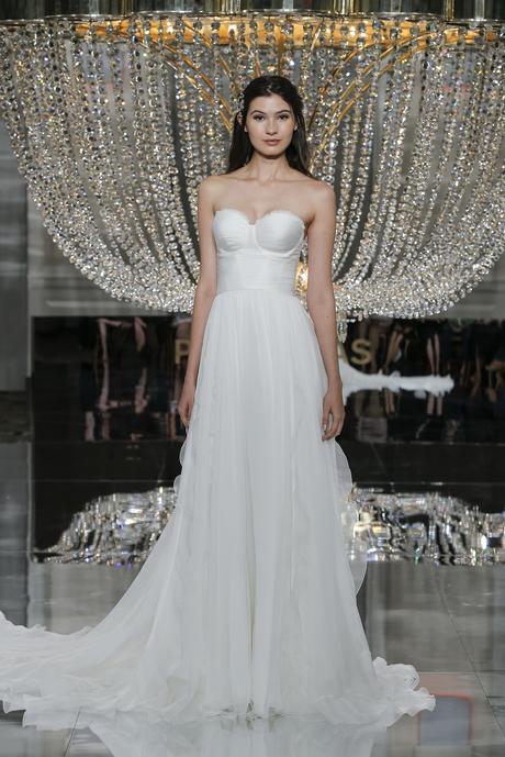 Pronovias presenta las propuestas de Atelier 2018 en la Bridal Week de Nueva York New York BRIDAL FASHION WEEK OCT2017