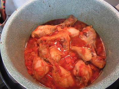 Pollo con tomate olla GM
