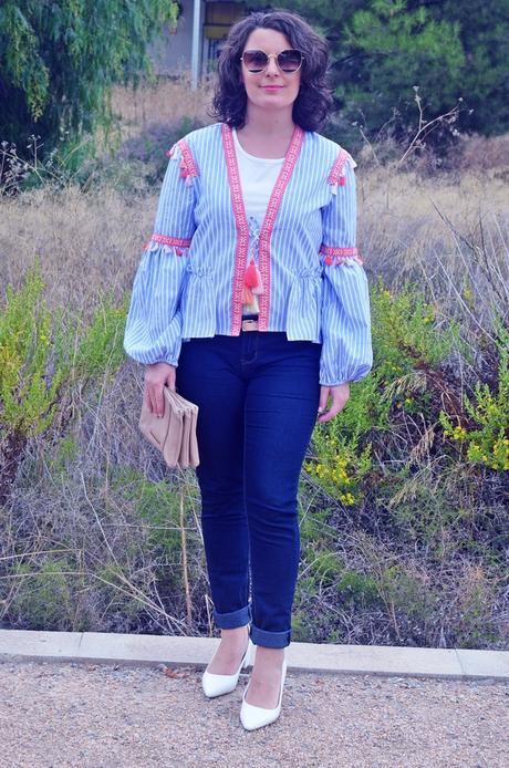 Blusa con pompones