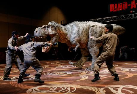 Una compañía Japonesa trae a la vida a los dinosaurios para impresionar a los huespedes de un Hotel