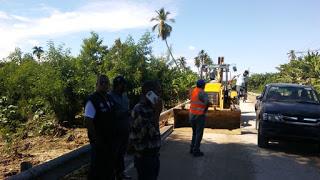 Furia de crecida río panzo bloquea vía en Neiba y daña cultivos.
