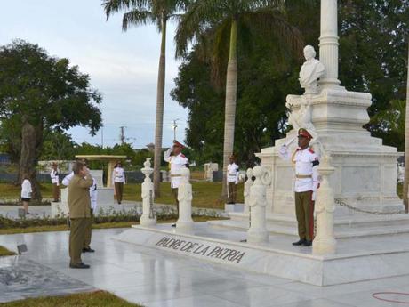 Trasladan restos de Céspedes y Mariana Grajales para acercarlos a los de Fidel Castro