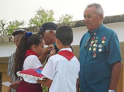 Entregan medallas a combatientes guaimareños