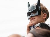 efecto Batman: niños pretenden superhéroe concentran