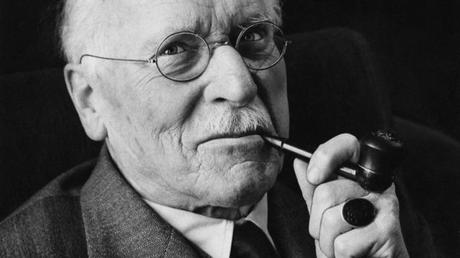 22 frases de Carl Jung que te ayudarán a entenderte a ti mismo y a los demás