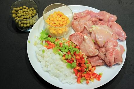 Pollo con maíz y guisantes