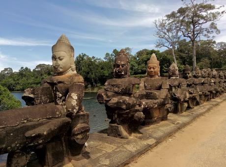 CRÓNICAS DE INDOCHINA: ANGKOR I (Y LA PESADILLA DE UN FOTÓGRAFO)