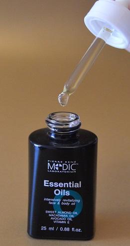 “Essential Oils” de PIERRÉ RENÉ – un aceite revitalizante para el rostro y el cuerpo