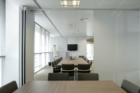 11 ideas para separar ambientes en oficinas tabiques-moviles-ciegos