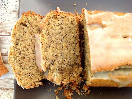 Bizcocho fácil de avena, naranja y semillas de amapola Bizcocho fácil de avena, naranja y semillas de amapola