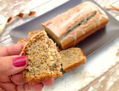 Bizcocho fácil de avena, naranja y semillas de amapola Bizcocho fácil de avena, naranja y semillas de amapola