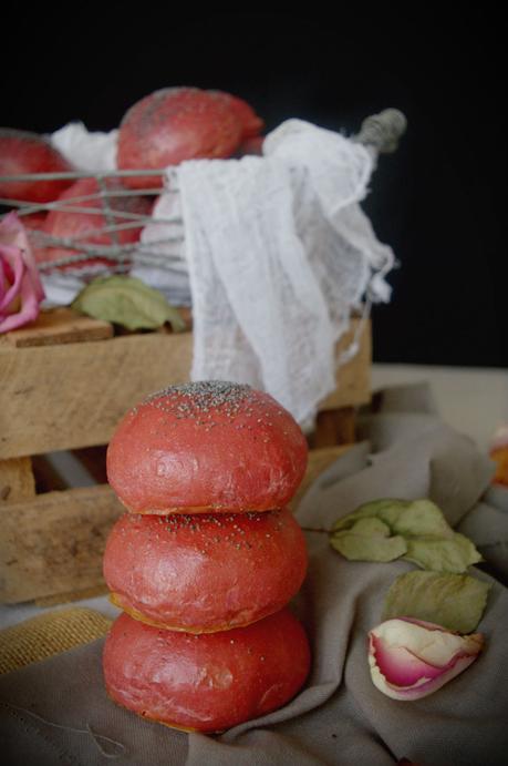 Pan de hamburguesas con remolacha, ni lo notarán Pan de hamburguesas con remolacha, ni lo notarán