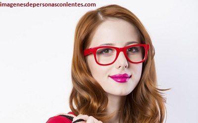 anteojos para mujeres con cara redonda rojos