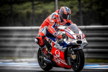 Dovizioso se corona en Japón y recorta 5 puntos con respecto a Márquez Dovizioso se corona en Japón y recorta 5 puntos con respecto a Márquez