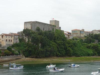 Castillo de San Vicente de la Barquera, Cantabria. También llamado Castillo del Rey