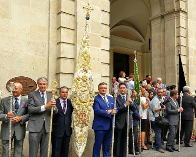 Representación de nuestra Hermandad en la procesión de regreso de Ntra. Sra. de la Salud tras su Coronación Canónica