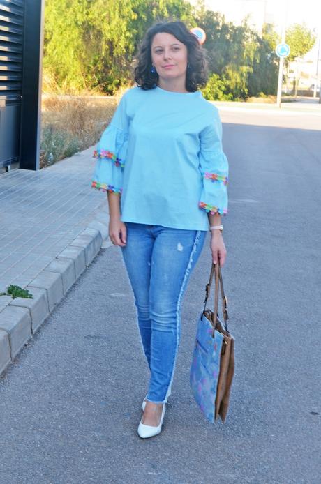 Blusa azul cielo mangas acampanadas