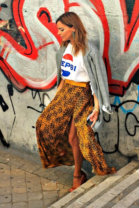 sudadera con blazer de cuadros xxl y falda larga sudadera con blazer de cuadros xxl y falda larga