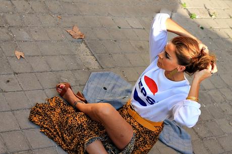 sudadera con blazer de cuadros xxl y falda larga sudadera con blazer de cuadros xxl y falda larga