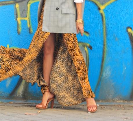 sudadera con blazer de cuadros xxl y falda larga sudadera con blazer de cuadros xxl y falda larga