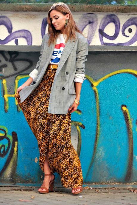 sudadera con blazer de cuadros xxl y falda larga sudadera con blazer de cuadros xxl y falda larga